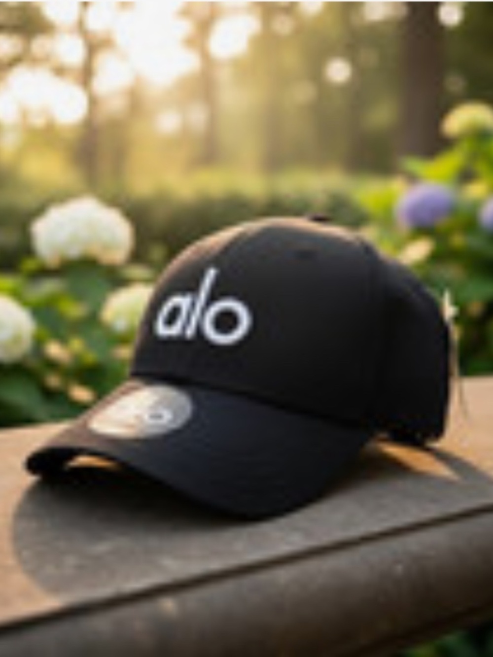 Alo Yoga adjustable hat - In Black. Brand new